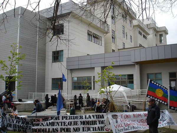 La semana pasada, cuatro de los comuneros en huelga de hambre fueron trasladados al Hospital Regional de Concepción.