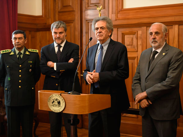 (Foto: Eduardo Ramírez / Poder Judicial) El convenio fue suscrito por Pablo Toro (izquierda), Andrés Mahnke, Haroldo Brito y Jorge Abbott.