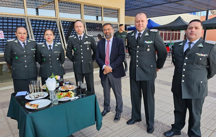 Junto a los jefes de unidades penales de la región, el Defensor Regional de Antofagasta participó  en el aniversario de Gendarmería.