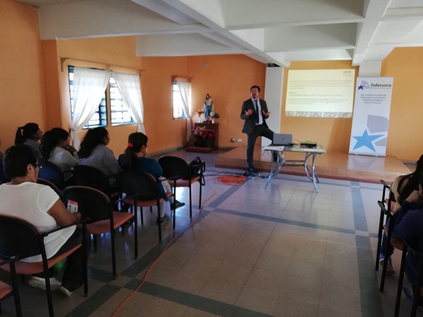 La charla estuvo a cargo del jefe de Estudios de la Defensoría Regional de Arica y Parinacota, Francisco Concha. 