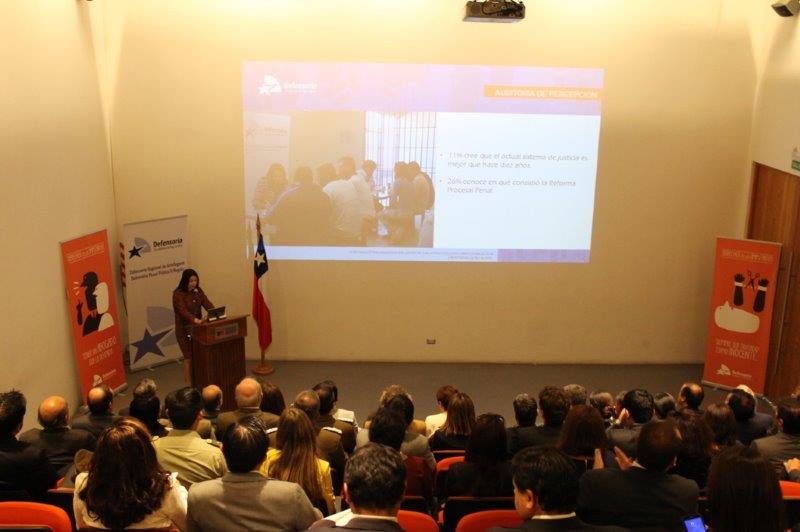 La Defensora Regional presentó su balance de gestión en la Biblioteca Regional de Antofagasta.