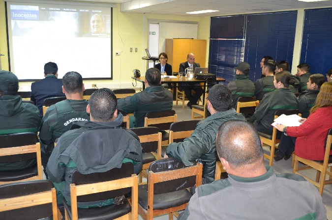 Personal de Gendarmería valoró la charla recibida por profesionales de la Defensoría Regional de Coquimbo. 