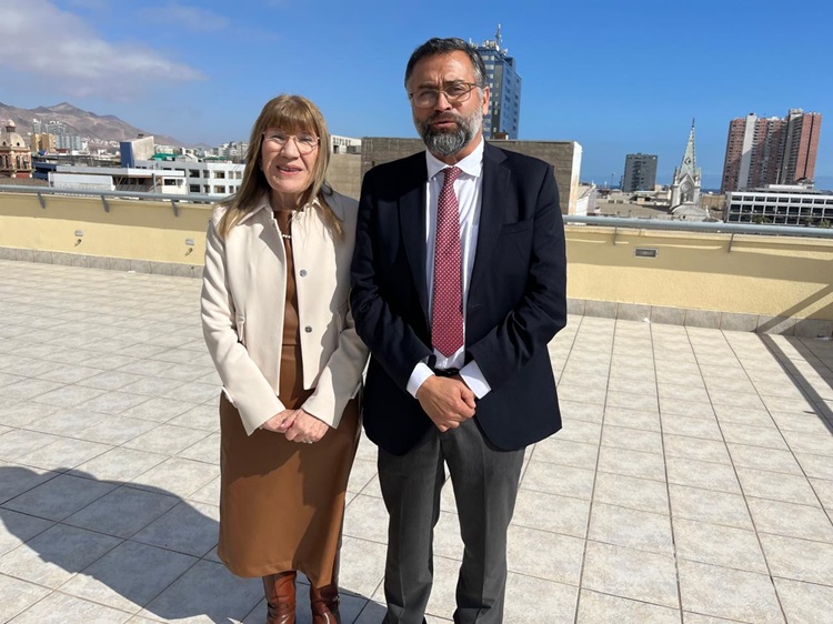 La presidente de la Corte de Apelaciones de Antofagasta, Jasna Pavlich, recibió el saludo del Defensor Regional en el aniversario del tribunal.