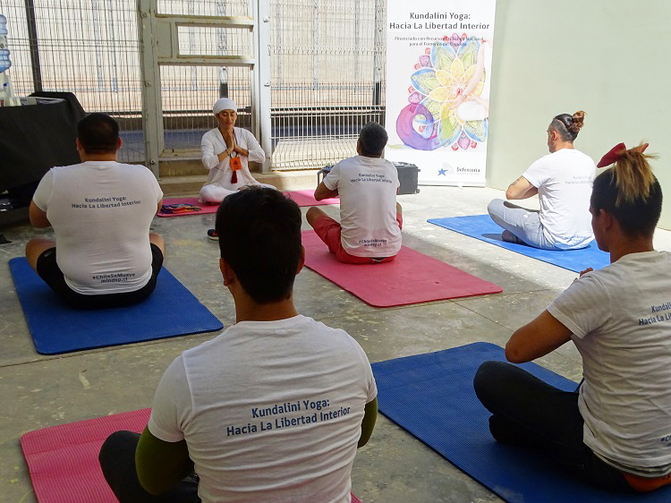 El taller de kundalini yoga en el módulo de reclusión especial del Centro de Cumplimiento Penitenciario de Nudo Uribe.
