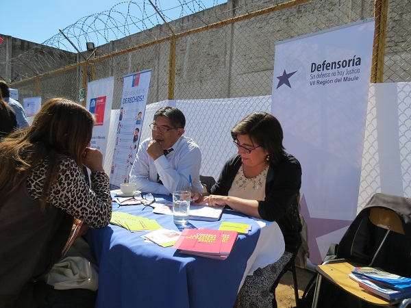 Diversas consultas fueron atendidas por profesional de la DPP del Maule en el Centro Penitenciario Femenino de Talca.