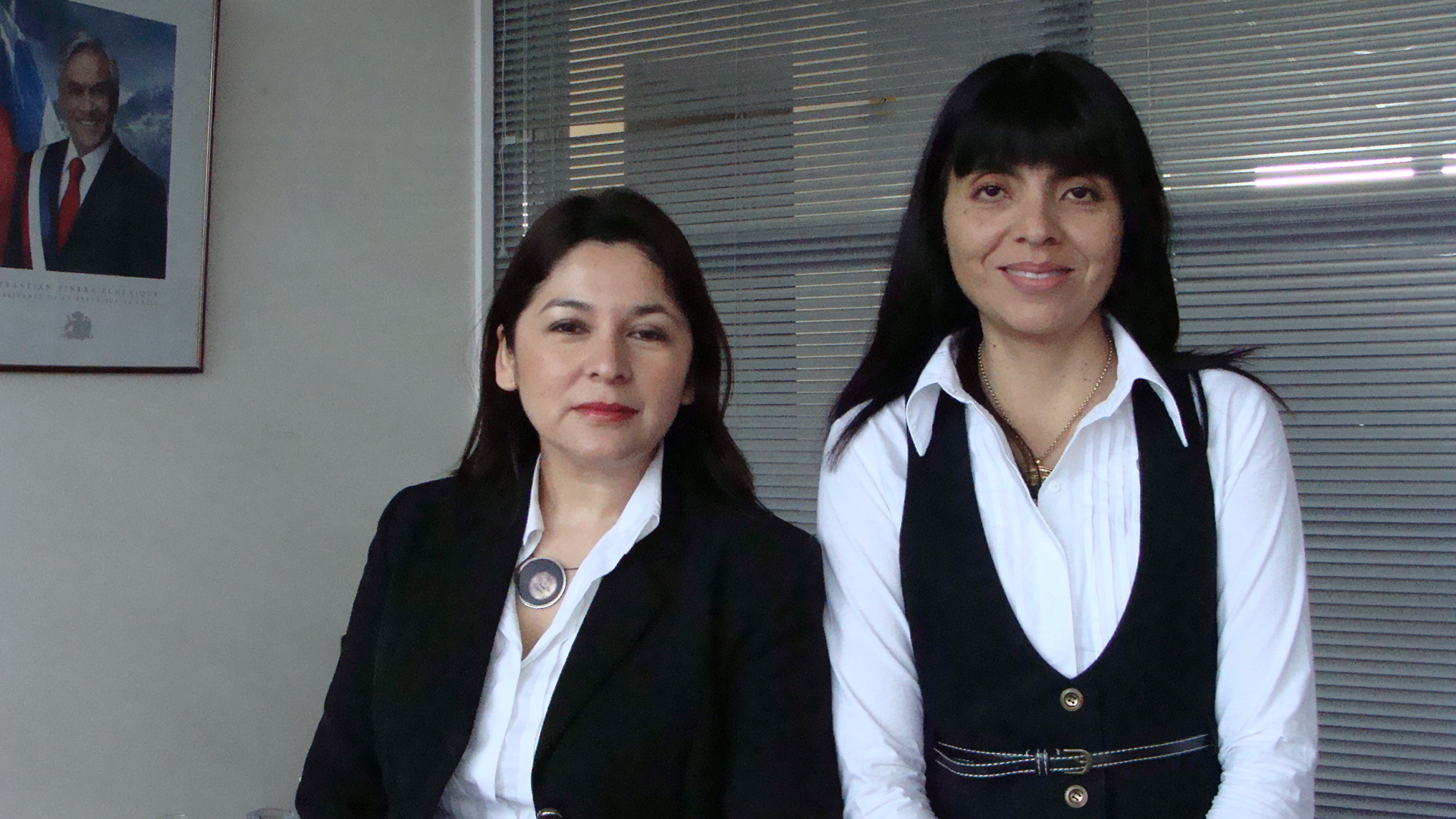 La Defensora Regional de Antofagasta, Loreto Flores, se reunió con la Seremi de Justicia, Lorena Romero.