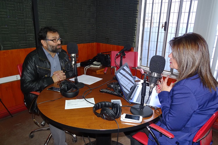 El abogado Ignacio Barrientos durante la entrevista sobre el "Proyecto Inocentes" en Radio Madero.