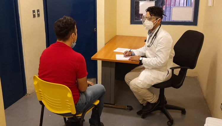 El doctor José Torres, del Colegio Médico de Antofagasta, visitó al imputado que estuvo 26 días en huelga hambre.