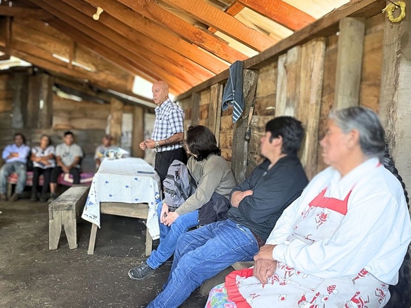 Luis Soto se traslad&oacute; con la defensora p&uacute;blica mapuche Sunem C&aacute;rdenas y el facilitador intercultural Gerardo Rodr&iacute;guez.