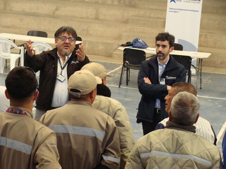 El equipo de defensa penitenciaria y el jefe (s) de Estudios participaron en el diálogo con quienes postulan a la libertad condicional en Nudo Uribe.