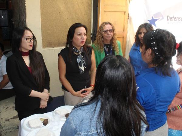 Directivos de la Defensor&iacute;a Regional de Antofagasta durante el di&aacute;logo en el CDP de Calama.