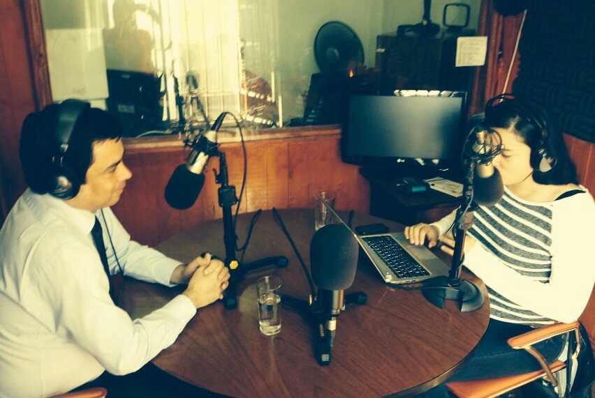 El defensor local jefe de Antofagasta, José Mario Fuentealba, durante la entrevista en Radio Madero FM.