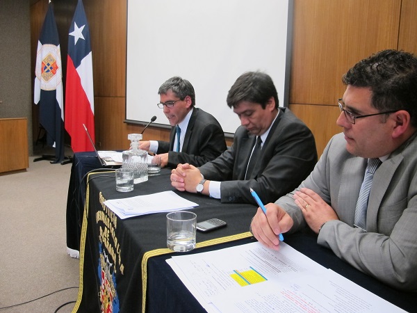 Fernando Alliende expuso en el coloquio, organizado por la Fiscalía Regional y la Facultad de Derecho de la PUCV.