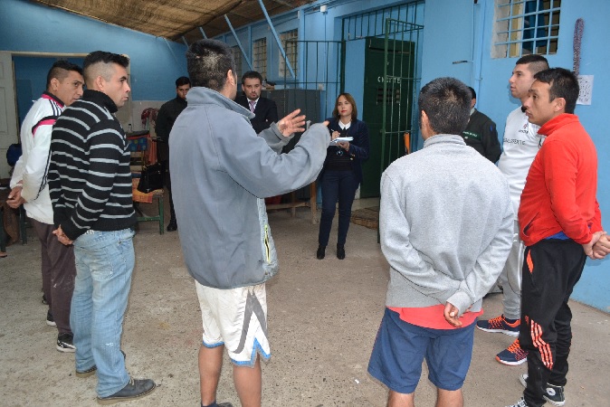 Nueve internos participaron en el encuentro con la Defensora Regional Inés Rojas