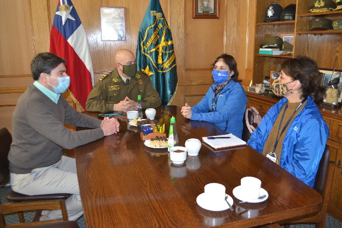 En la reunión con el general Tobar participaron la Defensora Regional y la jefa de Estudios de la institución en Coquimbo.