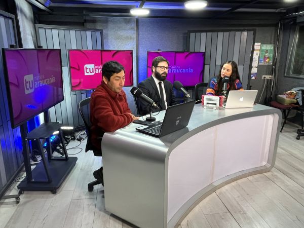 Un distendido di&aacute;logo se dio durante esta entrevista, realizada en los estudios de UFRO Radio.