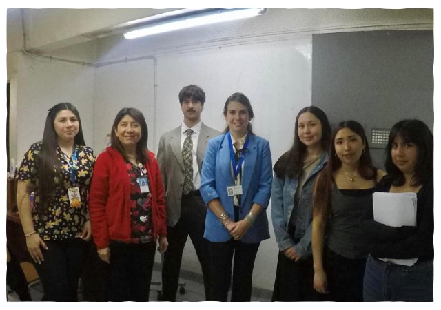 Valentina Lorca junto a las profesionales de la Salud del Cesfam Santa Julia y de la ONG RAC.