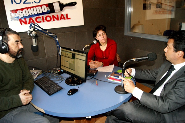 El programa radial aborda la contingencia desde una perspectiva ciudadana y lo conducen los periodistas Lilian Vidal y Miguel Millar.