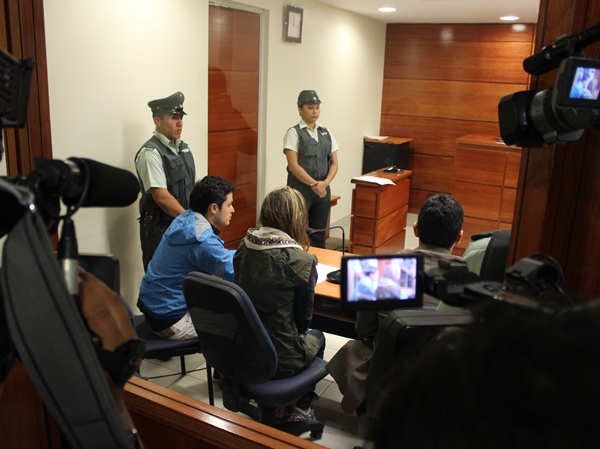 La pareja de colombianos, captada durante la audiencia de formalización. El hombre fue absuelto.