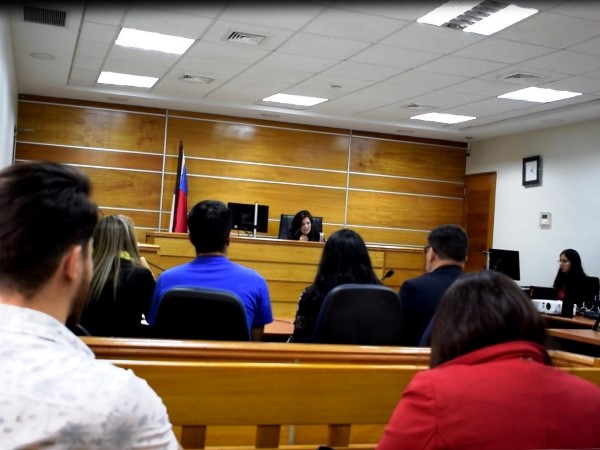  La audiencia final para los exitosos casos de ambos egresados del TTD en Iquique. 