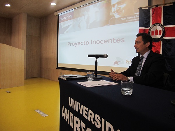 En una hora y media, Claudio Pérez explicó a los estudiantes la iniciativa que impulsa la Defensoría Penal Pública.