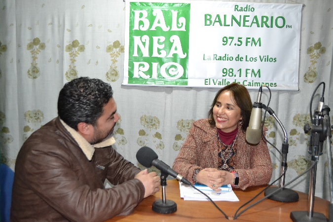 Treinta minutos duró la entretenida y didáctica entrevista de la Defensora Regional en Radio Balneario.