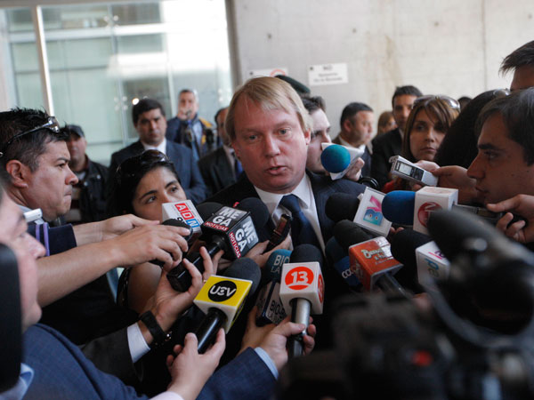 Al término de la audiencia de ayer, Gonzalo Rodríguez fue abordado por gran cantidad de reporteros, dada la expectación que generó el caso.