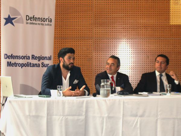 Juan Fajardo, Mario Palma y Eduardo Camus durante el lanzamiento del libro.