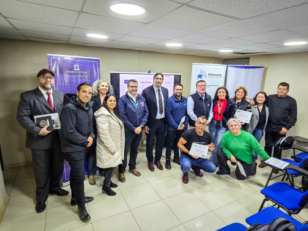 Periodistas y actores del sistema de justicia se reunieron en la Defensor&iacute;a de Tarapac&aacute; para fortalecer el v&iacute;nculo entre comunicaci&oacute;n y justicia.