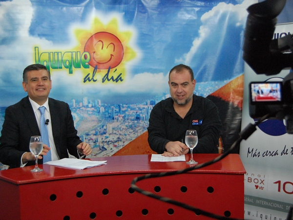 El Defensor Regional de Tarapacá, Marco Montero, entrevistado por el periodista Karim Buhadla.