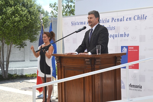 El Defensor Nacional fue uno de los invitados principales a la ceremonia que conmemoró 15 años de vigencia del sistema de justicia penal.