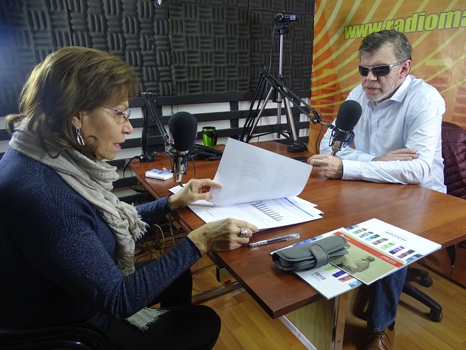 Una amena conversación radial sostuvo la Defensora Regional con los oyentes de Radio Magallanes.