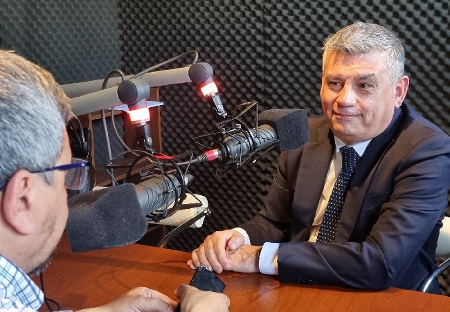 En radio "W" de Quirihue, el Defensor Regional, Marco Montero, se refirió al "Proyecto Inocentes".