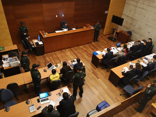 La audiencia de formalización se extendió por casi cinco horas en el Centro de Justicia de Santiago.