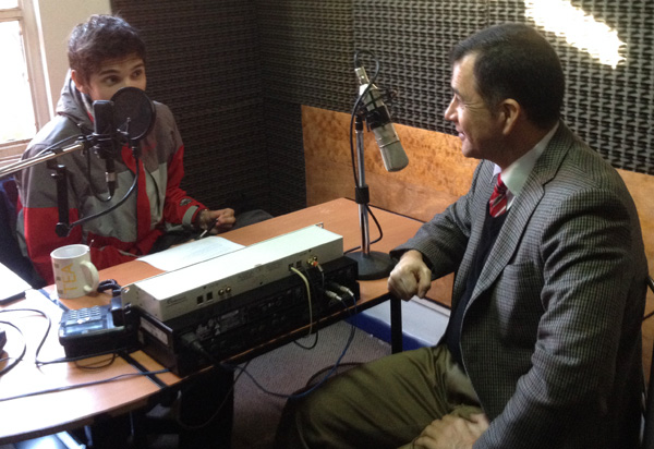 El Defensor Regional de O'Higgins, Alberto Ortega, fue entrevistado en el programa "Mosaico" de Radio Manía, en San Fernanado.