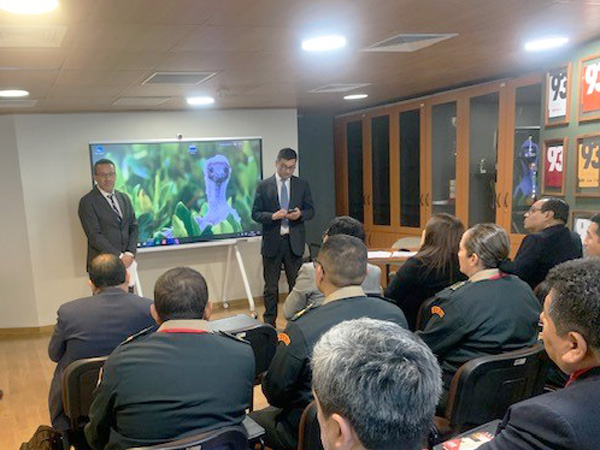 La delegación peruana fue recibida por el Defensor Nacional, Carlos Mora Jano, y el jefe nacional de Estudios, Pablo Aranda.