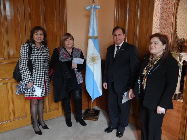 El cónsul argentino valoró el trabajo efectuado por la Defensoría en favor de sus compatriotas. 