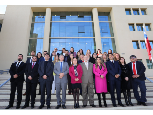 Foto de parte del equipo institucional de Antofagasta.