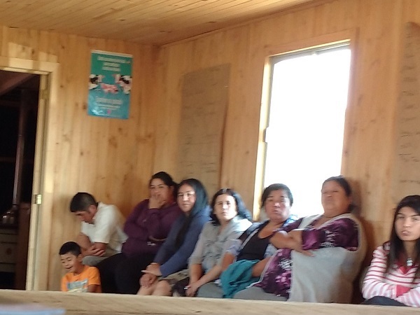 La comunidad  Cacique Llancao participó  activamente del dialogo con los miembros de la Defensoría local de Cañete.