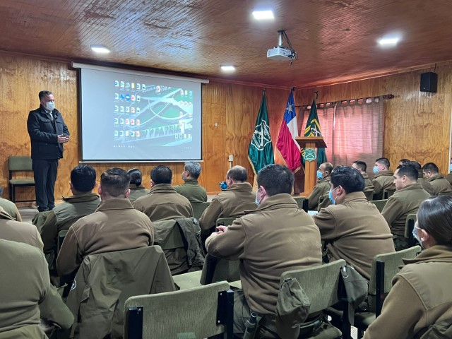 A la jornada de capacitación asistieron efectivos policiales de toda la isla de Chiloé. 