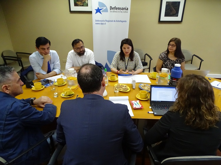 Los directivos regionales de la Defensoría y el defensor jefe de Antofagasta en reunión con la Misión de la ONU.