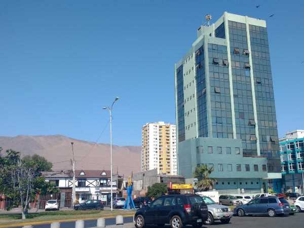 El edificio en que se ubican las oficinas de la Defensoría Regional de Tarapacá, en Iquique. 