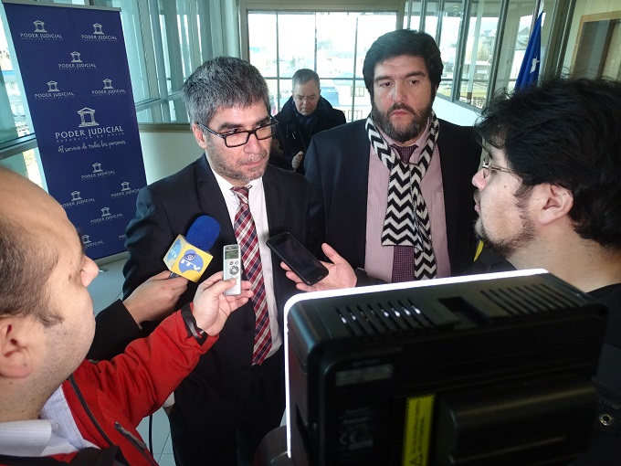 Tras el veredicto absolutorio, los defensores públicos José Miguel Navarrete y Ramón Bórquez fueron abordados por la prensa regional.