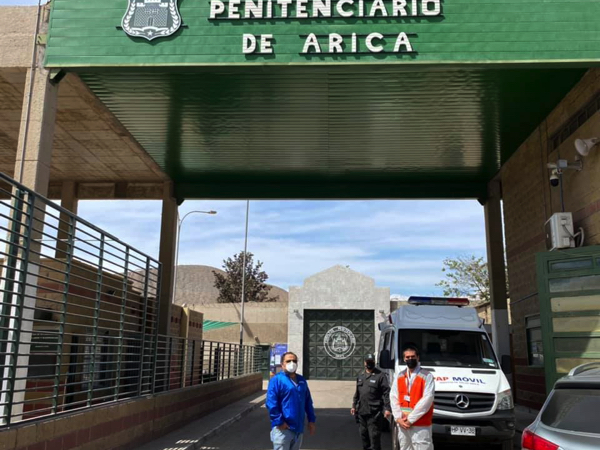 El defensor local y el director regional del INDH visitaron juntos el complejo penitenciario de Arica.
