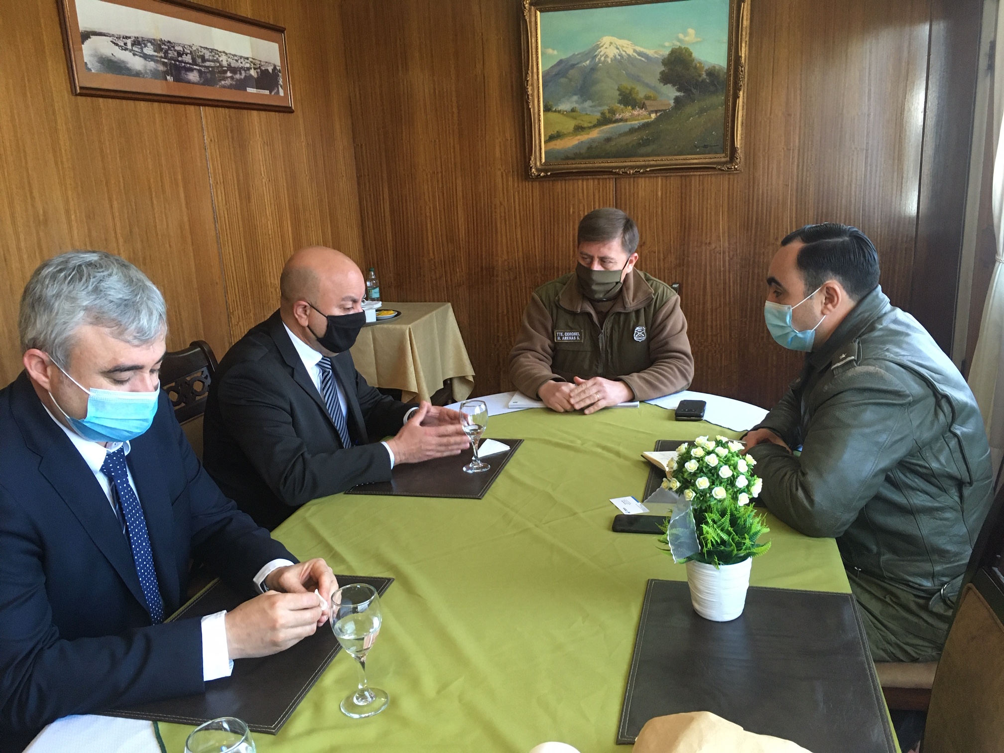 Los oficiales de Carabineros valoraron la coordinación existente con la Defensoría Regional de Los Ríos.