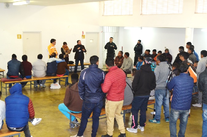 Los internos del modulo 57 del penal de La Serena permanecieron atentos y muy interesado en la charla informativa.