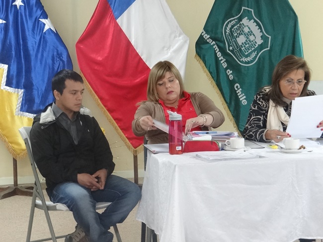 Gustava Aguilar, Defensora regional, y Paula García (UAGD) defendieron a Villegas ante la comisión.