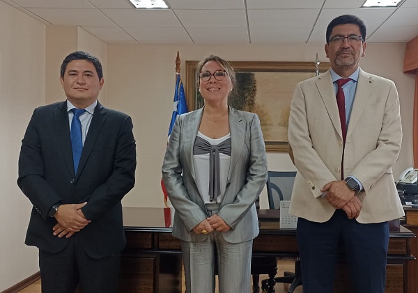 Mario Quezada, jefe de Estudios; Bárbara Quezada, presidenta de la Corte de Rancagua, y Claudio Aspe, Defensor Regional.