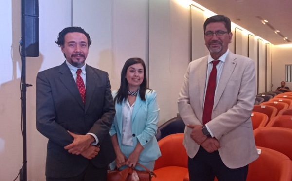 El Defensor Regional, Claudio Aspe, junto al fiscal regional, Emiliano Arias, y la contralora regional, Rocío Ortíz.