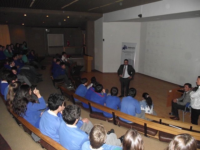 Alumnos del Colegio Alemán de Osorno conocieron la Ley de Responsabilidad Penal Adolescente.